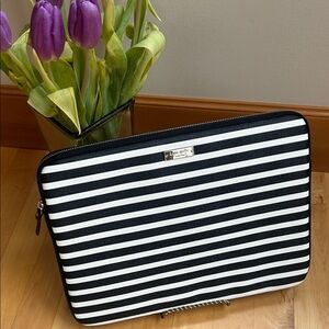 NEW Kate Spade Black and White Striped Laptop Case